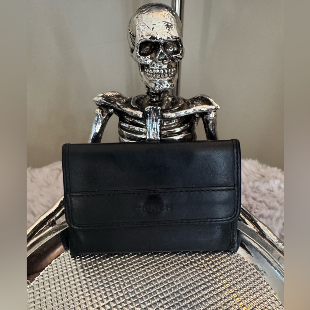 Coach magnetic card case